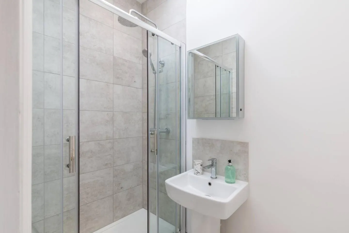 Central Brighton 1 Bedroom Apartment