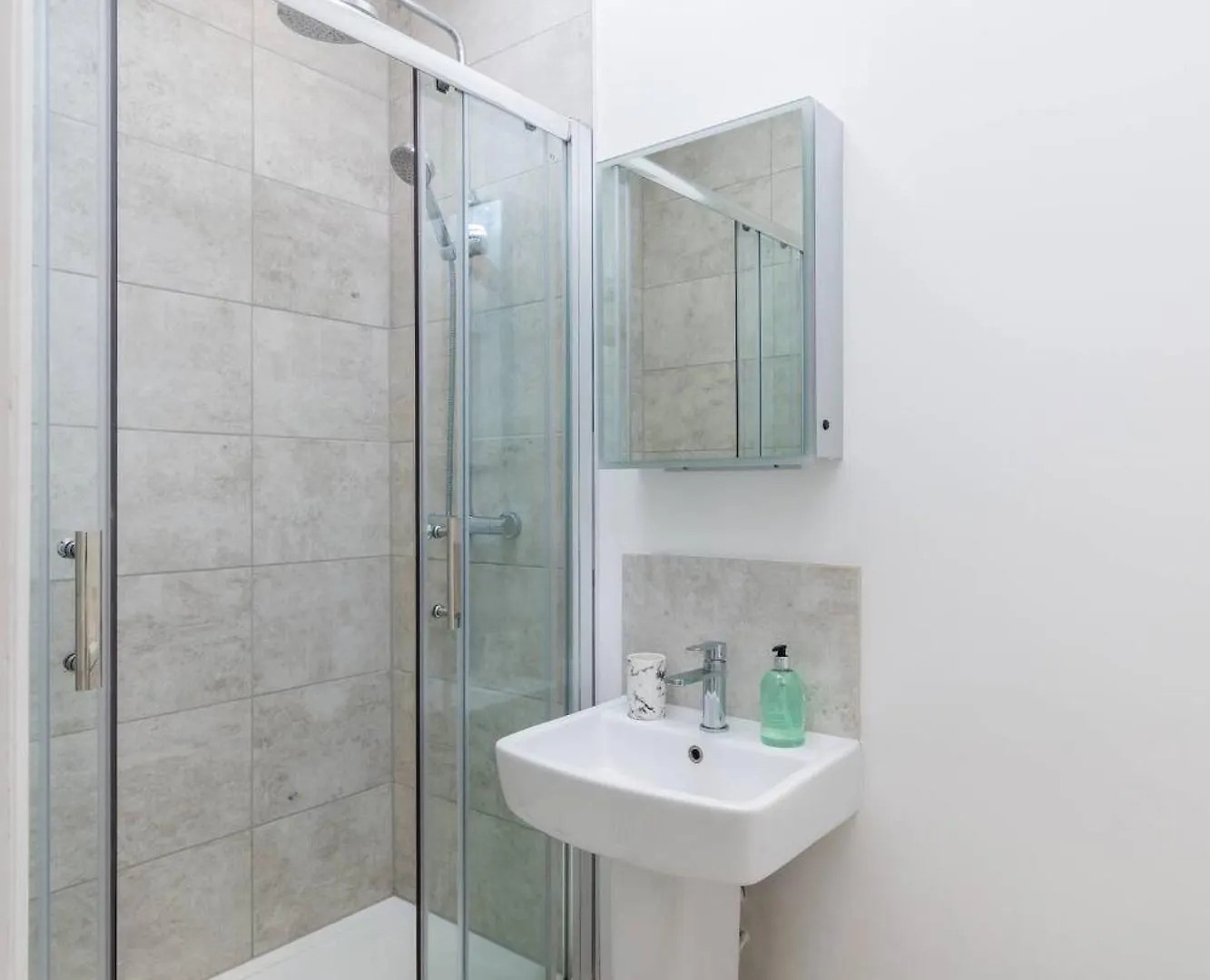 Central Brighton 1 Bedroom Apartment 0*,